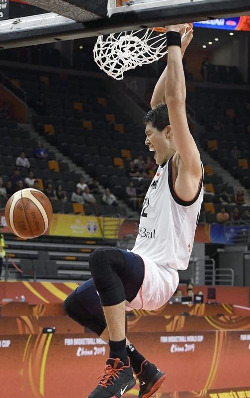 九游网页版入口-包含赛地聚焦:NBA季后赛赛前热度飙升;山东泰山回应争议;引发热议;球探报告显示潜力的词条