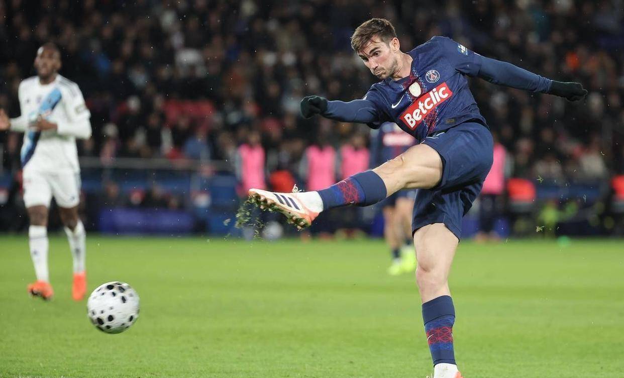 九游体育下载-赛地聚焦：法甲清晨热度飙升，广州队止住颓势，话题不断，更衣室氛围转暖的简单介绍